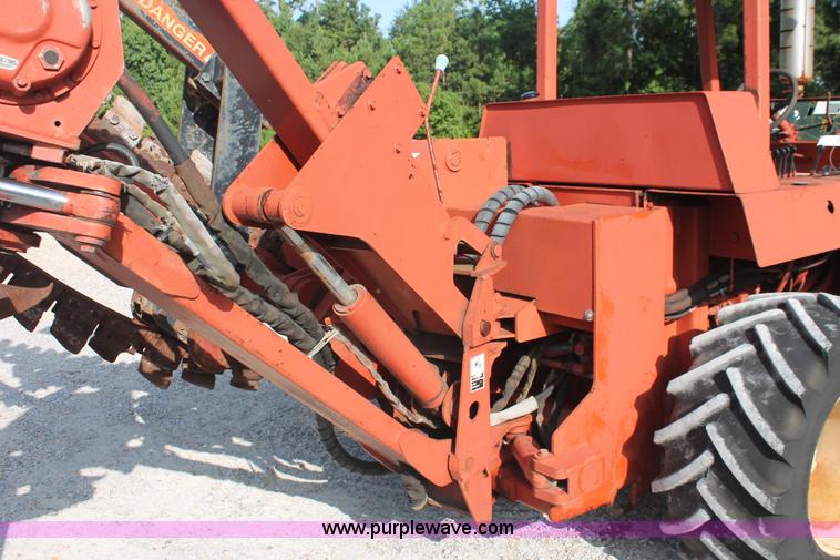 image for item I7933 1997 Ditch Witch 7610DD trencher cable plow