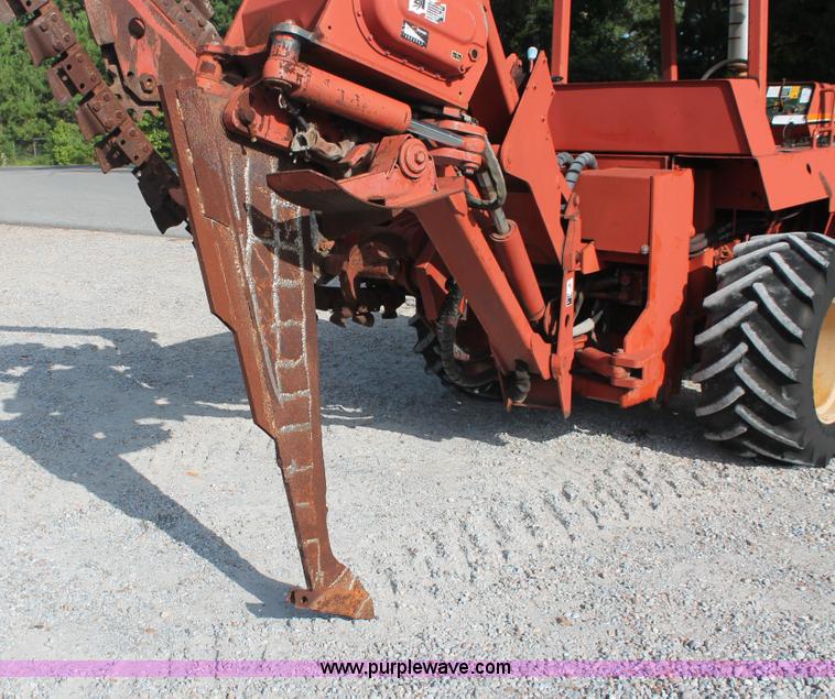 image for item I7933 1997 Ditch Witch 7610DD trencher cable plow