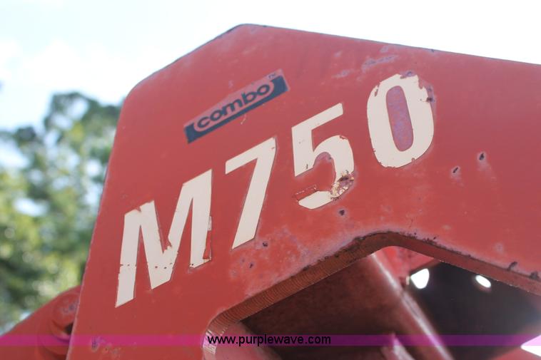 image for item I7933 1997 Ditch Witch 7610DD trencher cable plow