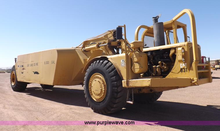 image for item I8449 Caterpillar 631 water wagon