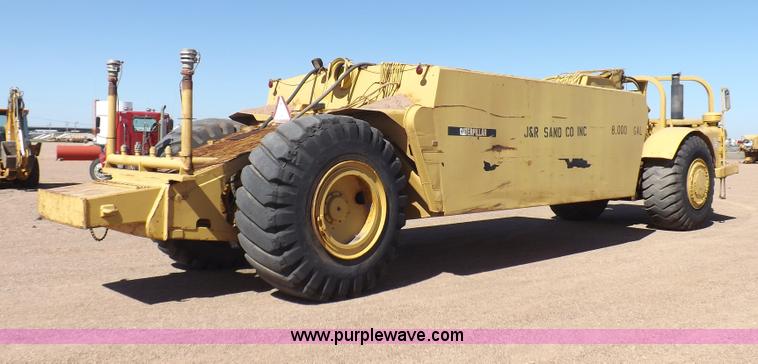 image for item I8449 Caterpillar 631 water wagon