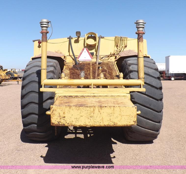 image for item I8449 Caterpillar 631 water wagon