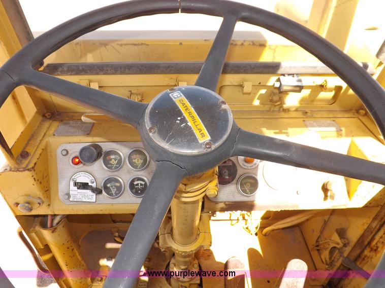 image for item I8449 Caterpillar 631 water wagon