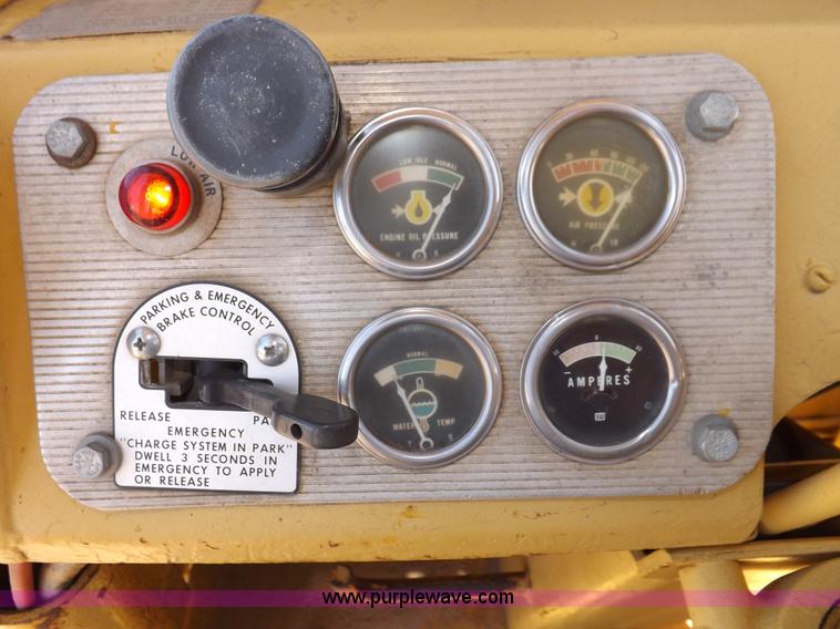 image for item I8449 Caterpillar 631 water wagon