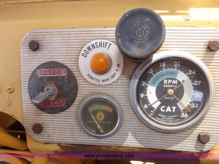 image for item I8449 Caterpillar 631 water wagon