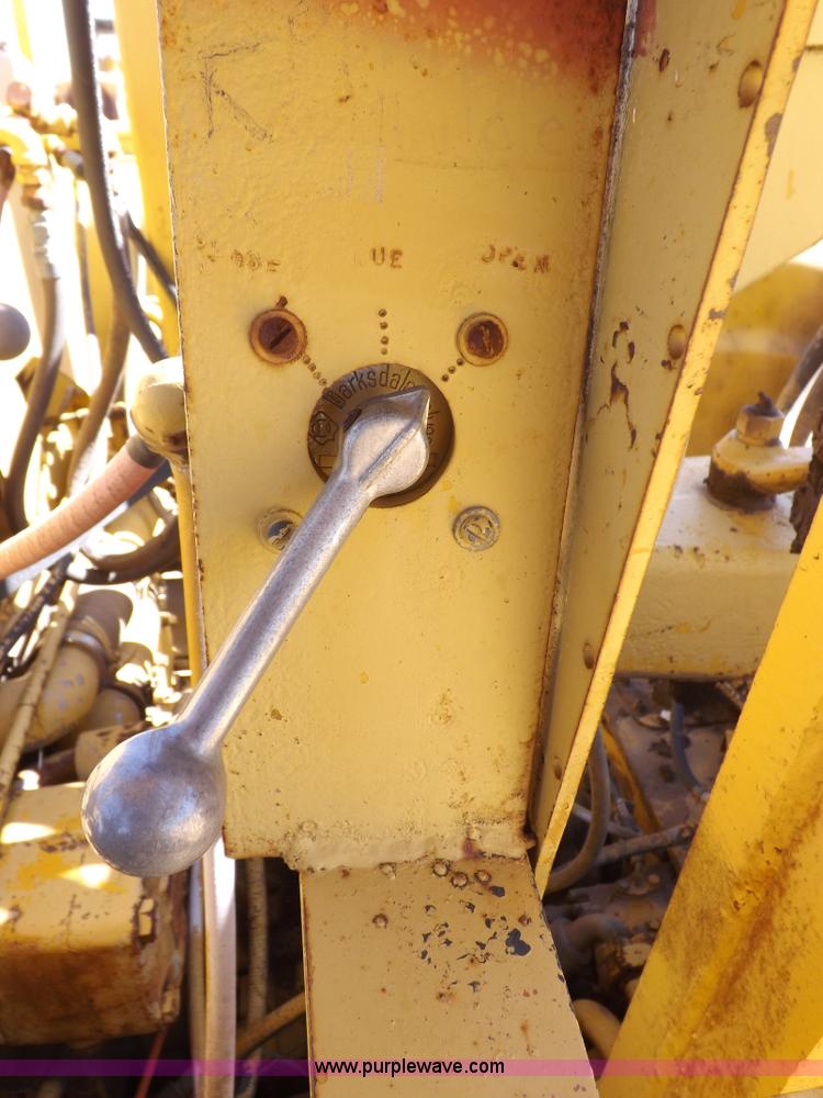 image for item I8449 Caterpillar 631 water wagon