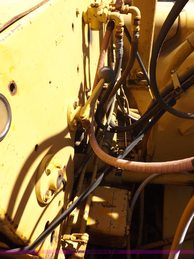 image for item I8449 Caterpillar 631 water wagon