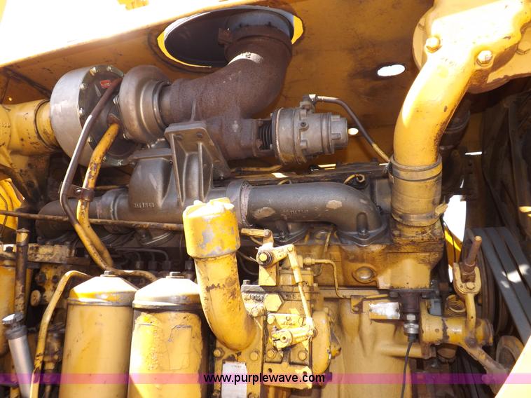 image for item I8449 Caterpillar 631 water wagon