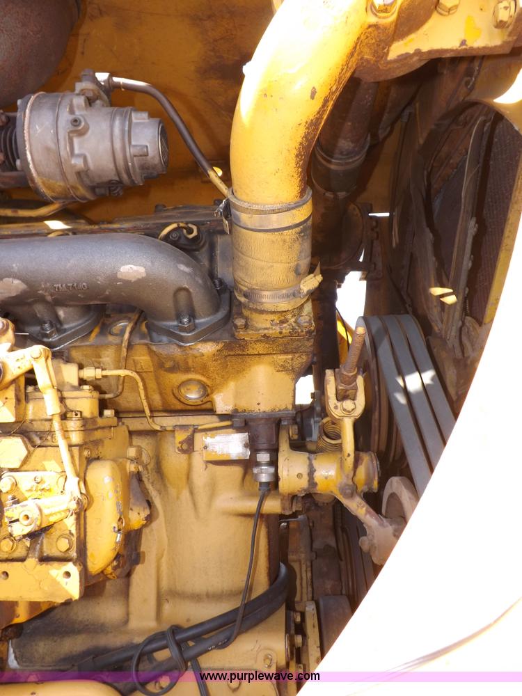 image for item I8449 Caterpillar 631 water wagon