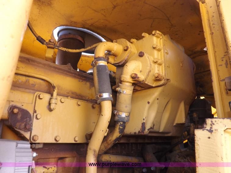 image for item I8449 Caterpillar 631 water wagon