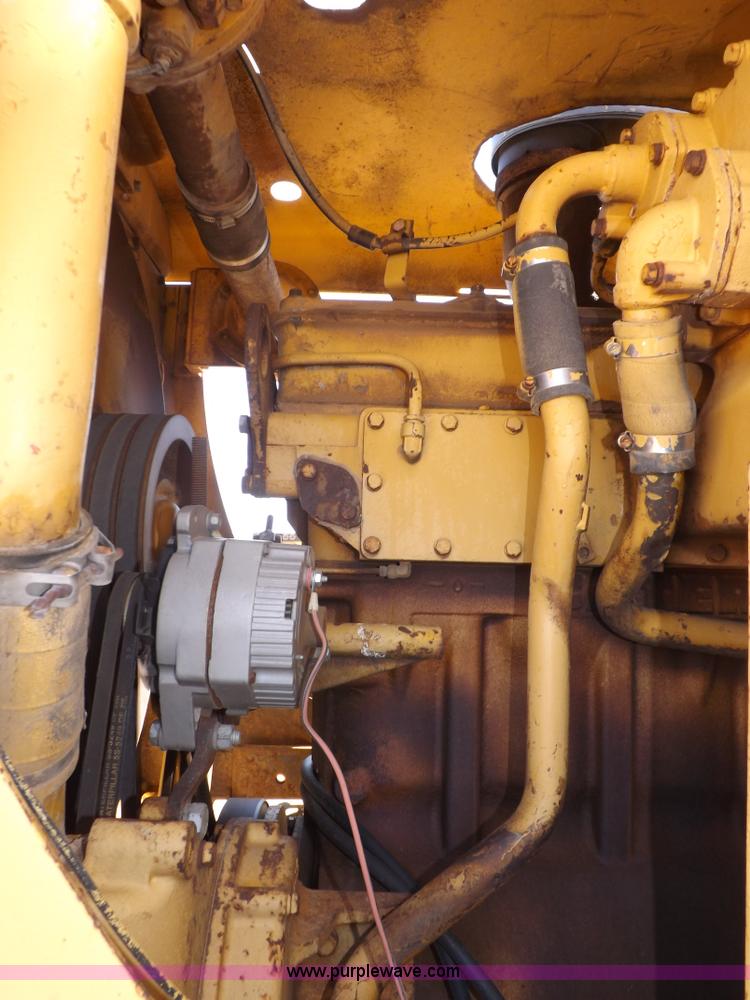 image for item I8449 Caterpillar 631 water wagon