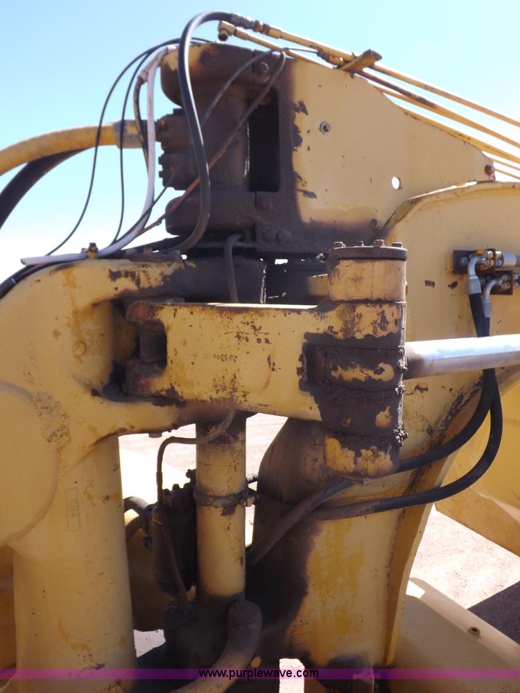 image for item I8449 Caterpillar 631 water wagon