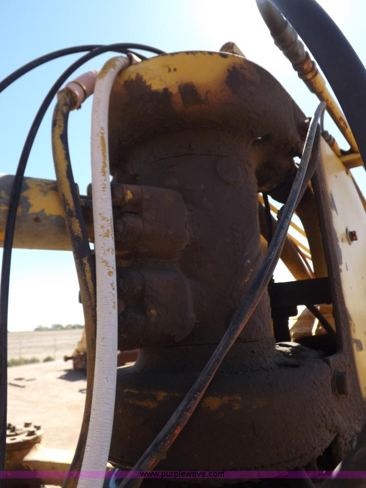 image for item I8449 Caterpillar 631 water wagon