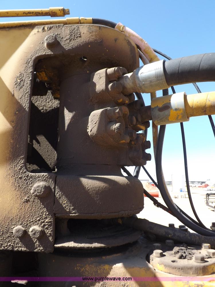 image for item I8449 Caterpillar 631 water wagon