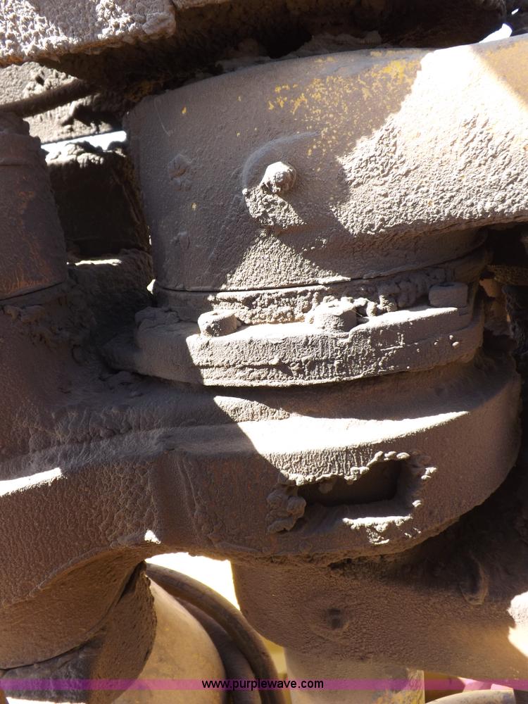 image for item I8449 Caterpillar 631 water wagon