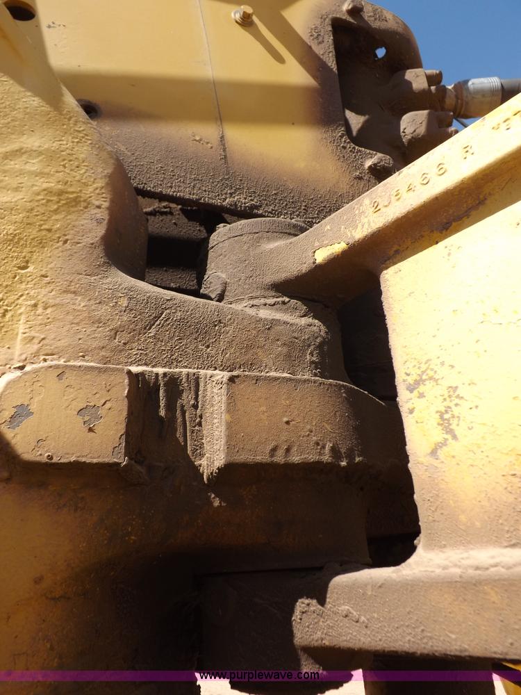 image for item I8449 Caterpillar 631 water wagon