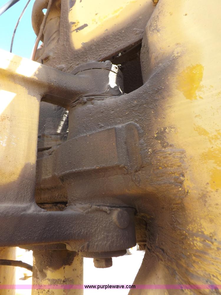 image for item I8449 Caterpillar 631 water wagon