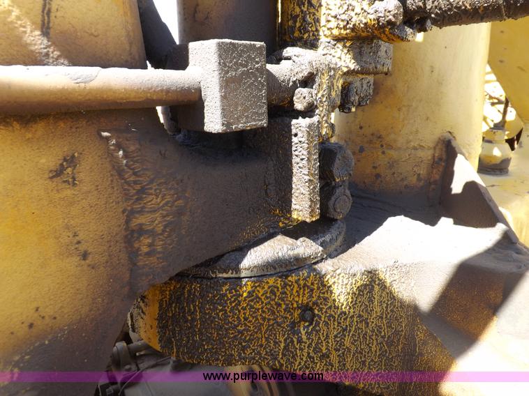 image for item I8449 Caterpillar 631 water wagon