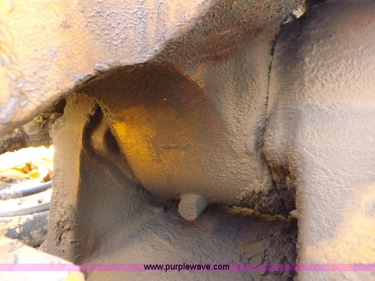 image for item I8449 Caterpillar 631 water wagon