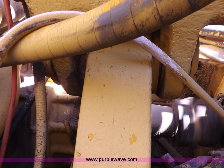 image for item I8449 Caterpillar 631 water wagon