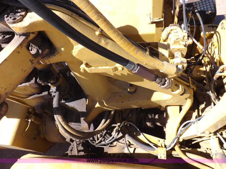 image for item I8449 Caterpillar 631 water wagon