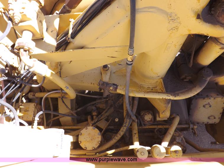 image for item I8449 Caterpillar 631 water wagon