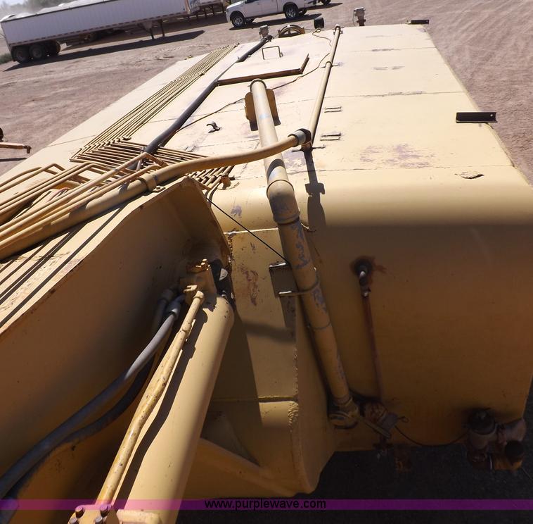 image for item I8449 Caterpillar 631 water wagon