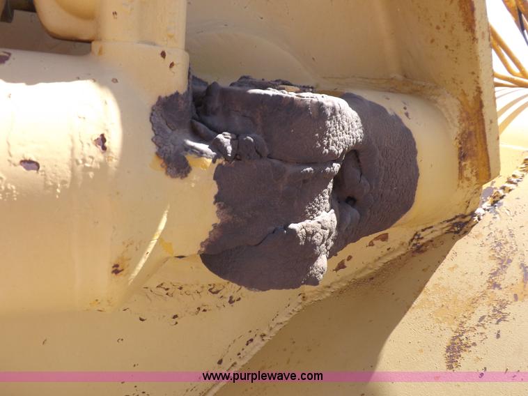 image for item I8449 Caterpillar 631 water wagon