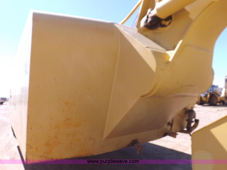 image for item I8449 Caterpillar 631 water wagon