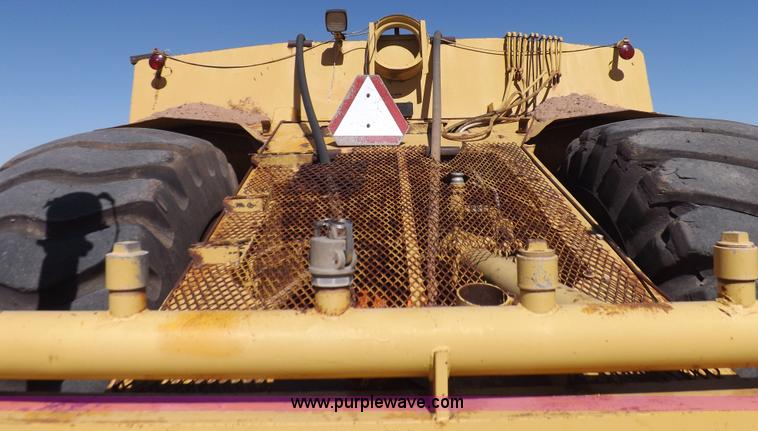 image for item I8449 Caterpillar 631 water wagon