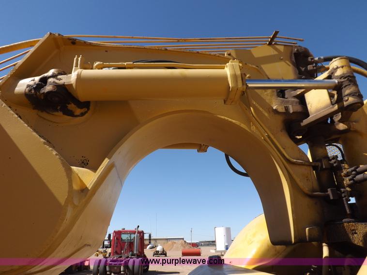 image for item I8449 Caterpillar 631 water wagon