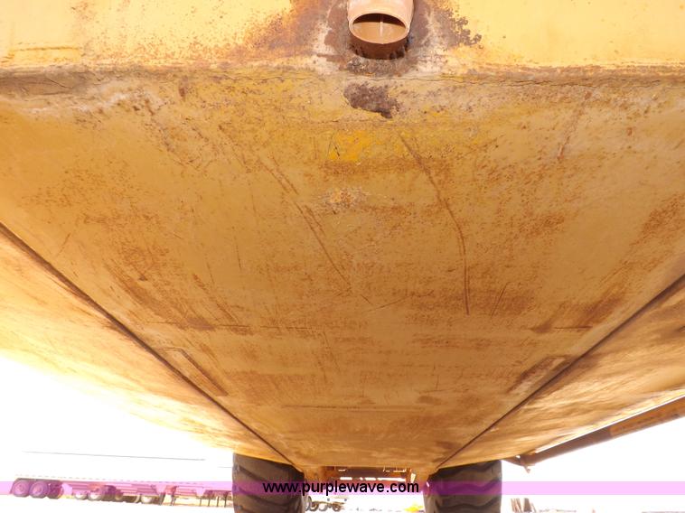 image for item I8449 Caterpillar 631 water wagon