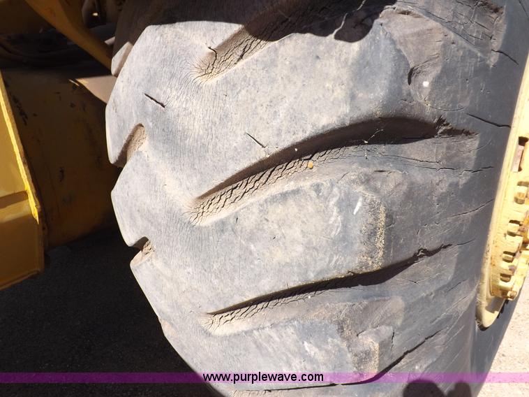 image for item I8449 Caterpillar 631 water wagon