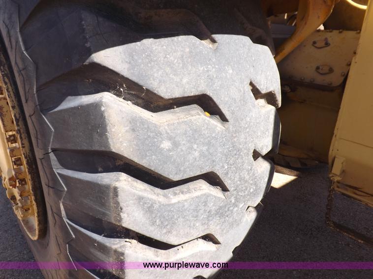 image for item I8449 Caterpillar 631 water wagon