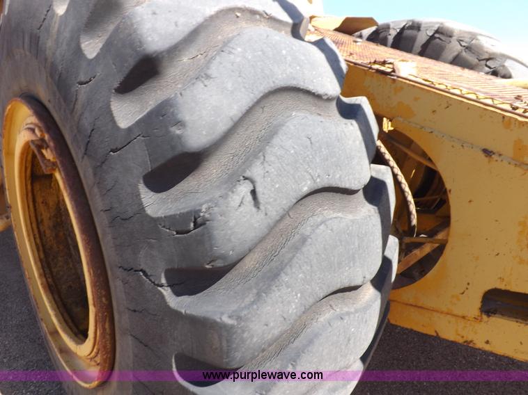 image for item I8449 Caterpillar 631 water wagon