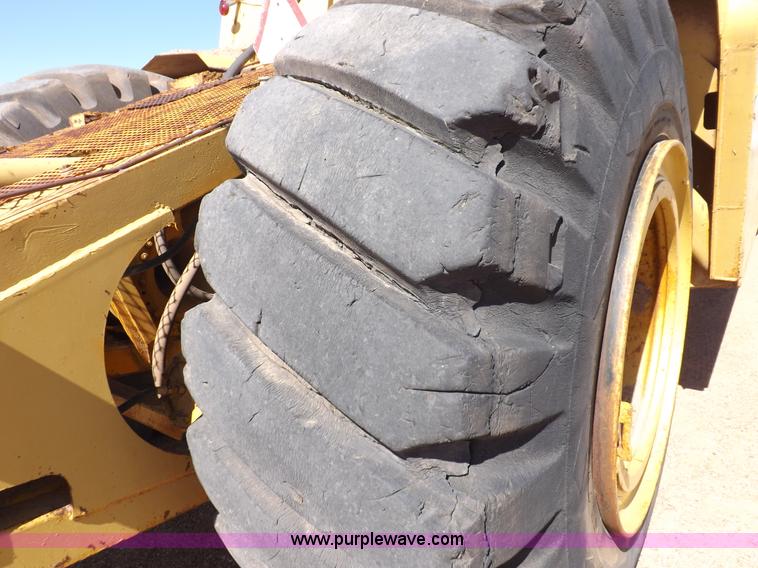 image for item I8449 Caterpillar 631 water wagon