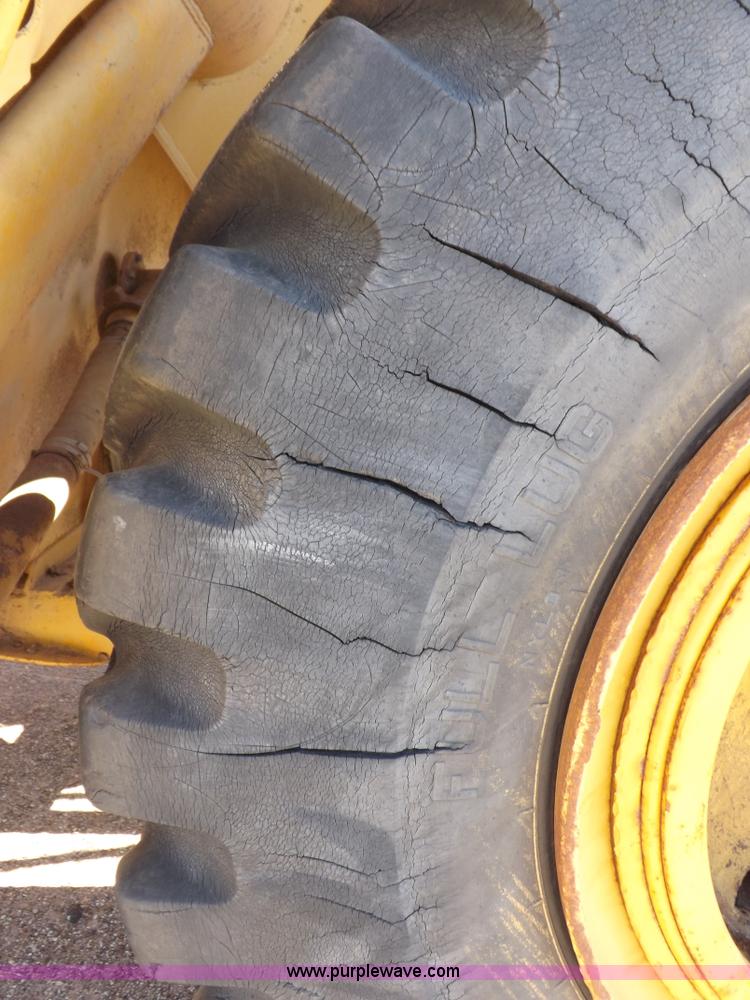 image for item I8449 Caterpillar 631 water wagon