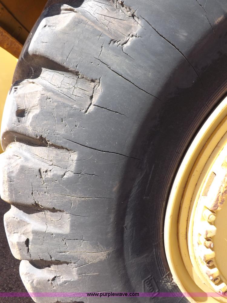 image for item I8449 Caterpillar 631 water wagon