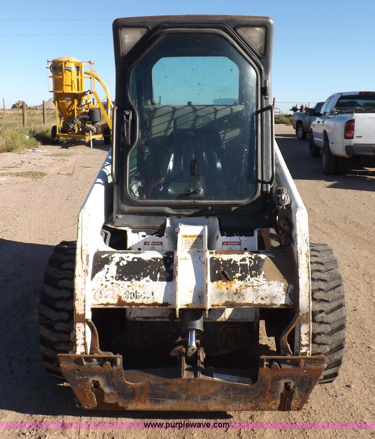 image for item I8470 2002 Bobcat 753 skid steer
