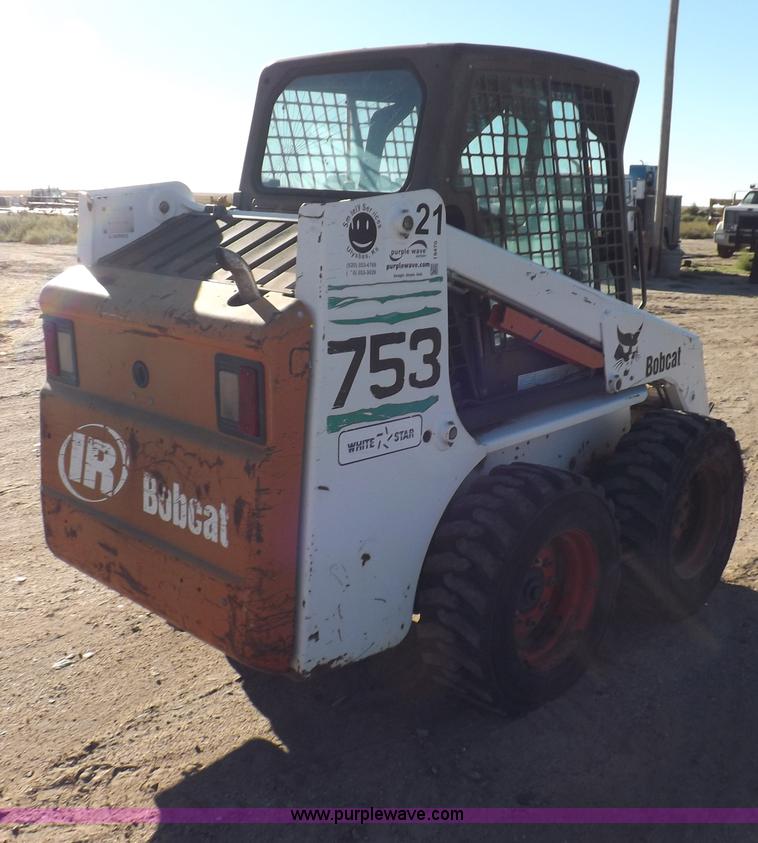 image for item I8470 2002 Bobcat 753 skid steer