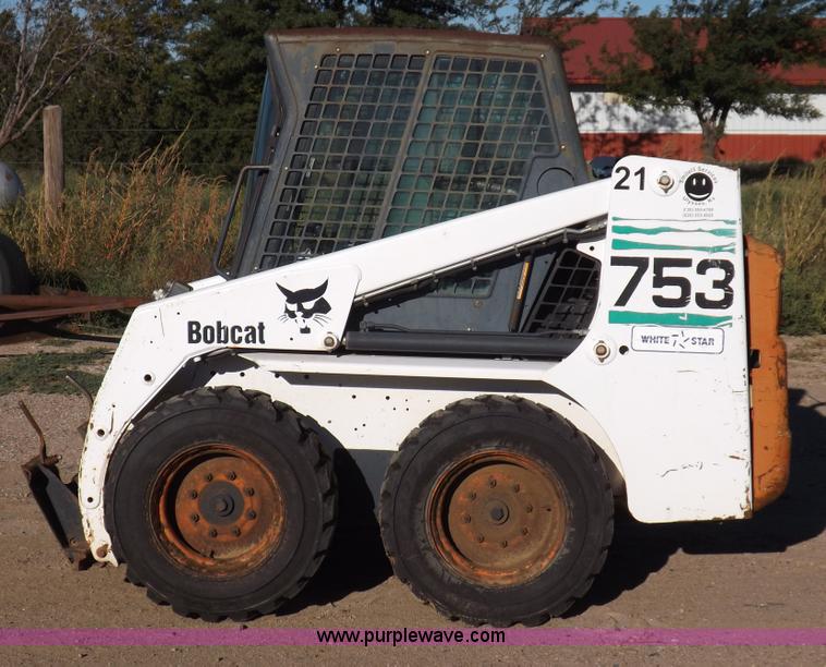 image for item I8470 2002 Bobcat 753 skid steer