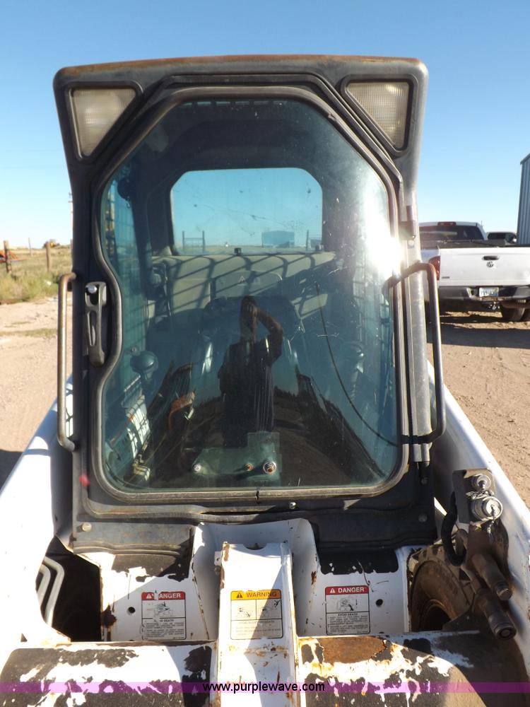 image for item I8470 2002 Bobcat 753 skid steer