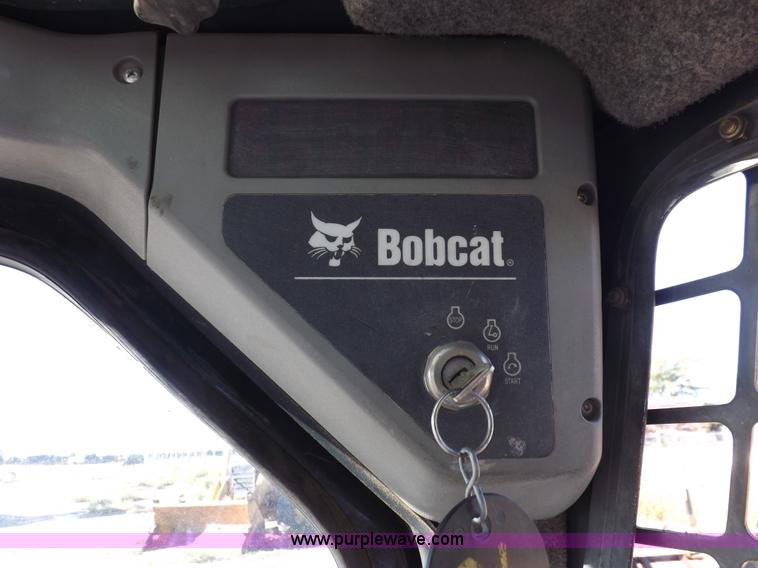 image for item I8470 2002 Bobcat 753 skid steer