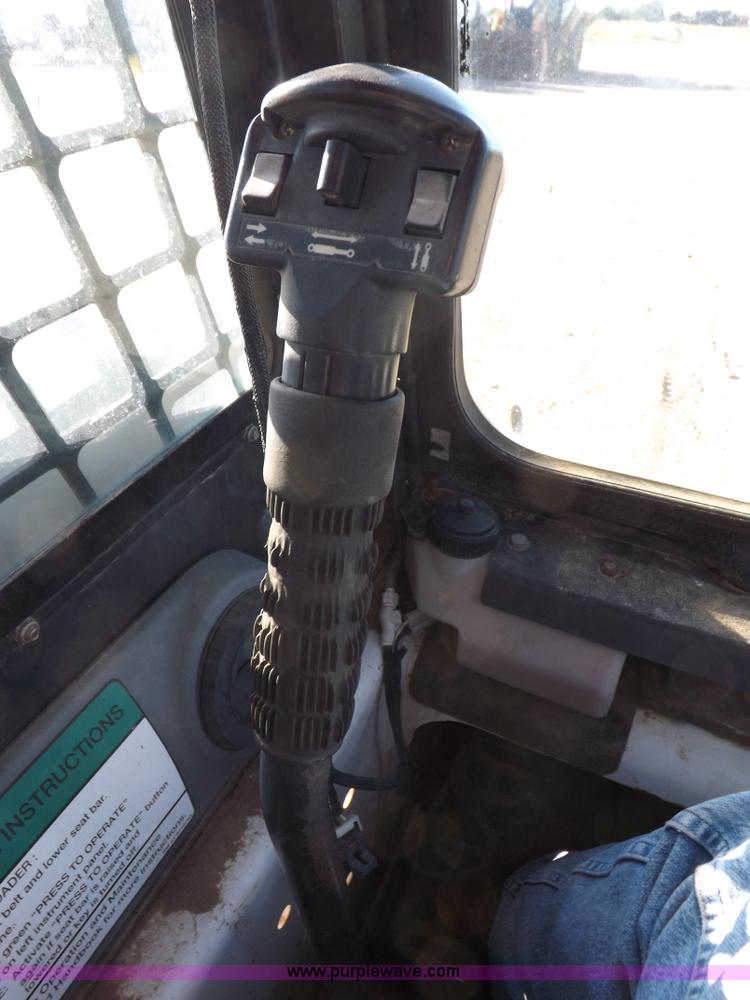 image for item I8470 2002 Bobcat 753 skid steer