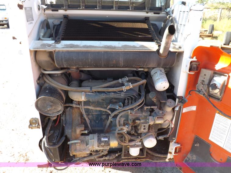 image for item I8470 2002 Bobcat 753 skid steer