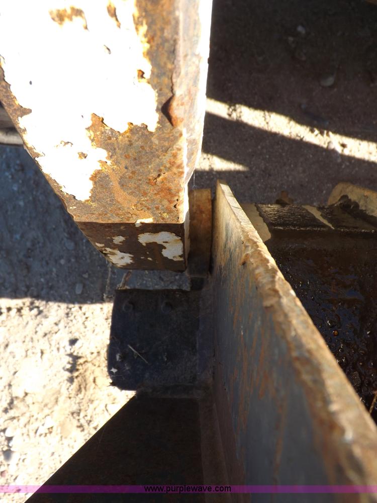 image for item I8470 2002 Bobcat 753 skid steer