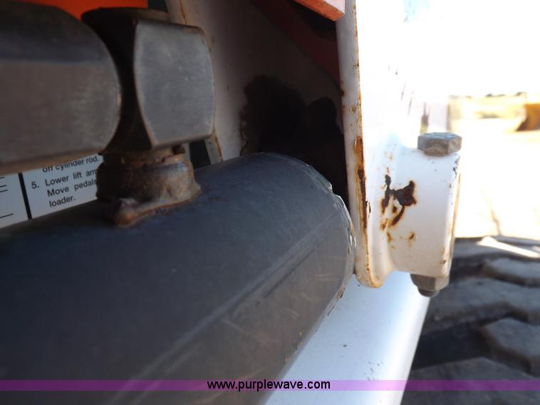image for item I8470 2002 Bobcat 753 skid steer