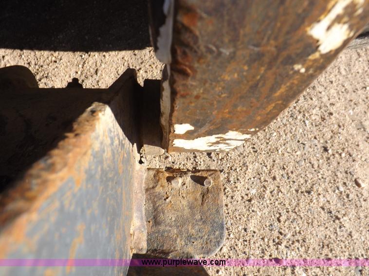 image for item I8470 2002 Bobcat 753 skid steer