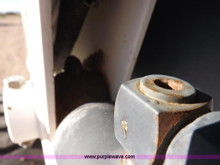 image for item I8470 2002 Bobcat 753 skid steer