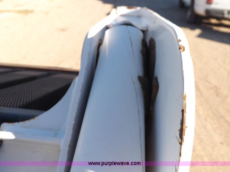 image for item I8470 2002 Bobcat 753 skid steer